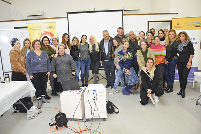 עוצמה ויזמות: 24 בוגרים סיימו קורס יזמות עסקית במגדל העמק